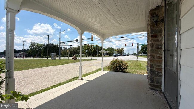 Building Photo - 1898 Baltimore Pike