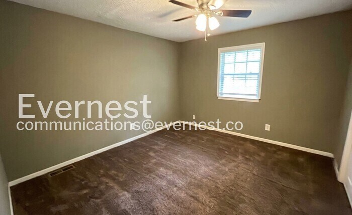 Building Photo - 3340 Roadrunner Trail