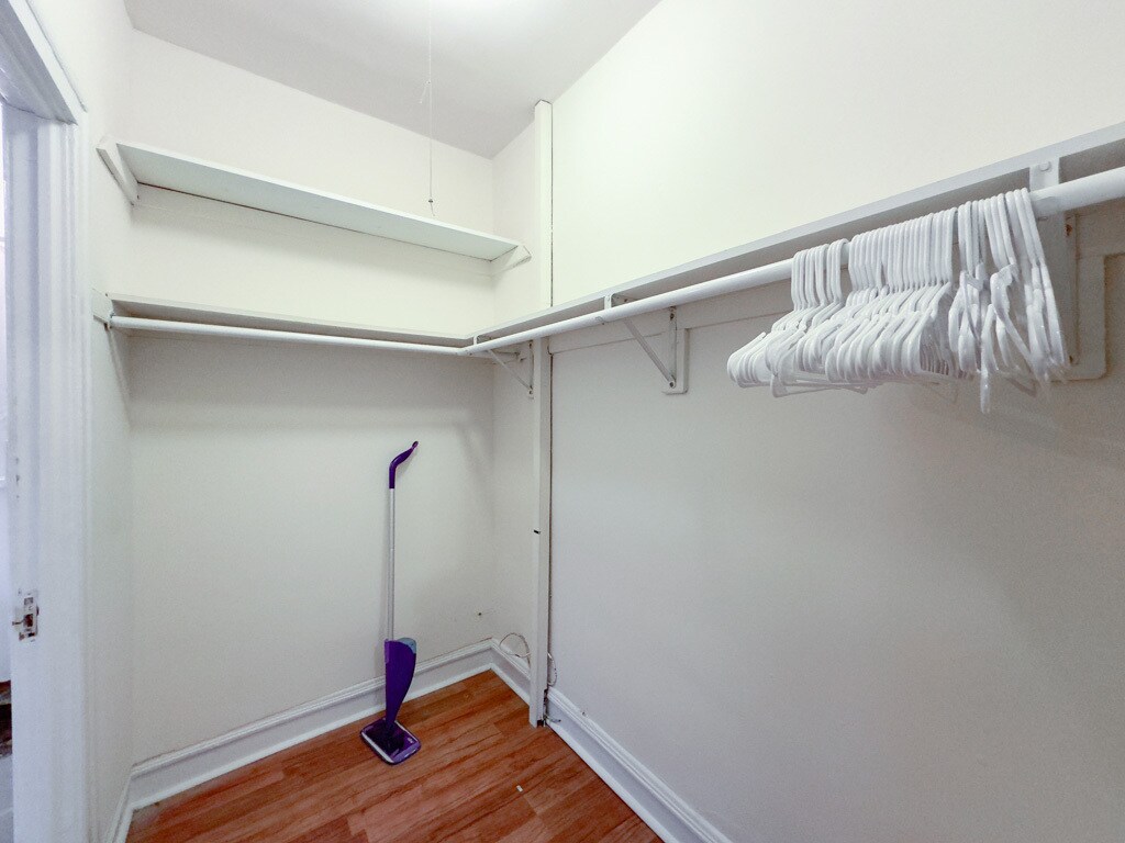 Building Photo - 2536 N Sawyer Ave