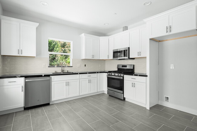 Building Photo - 12111 18th St