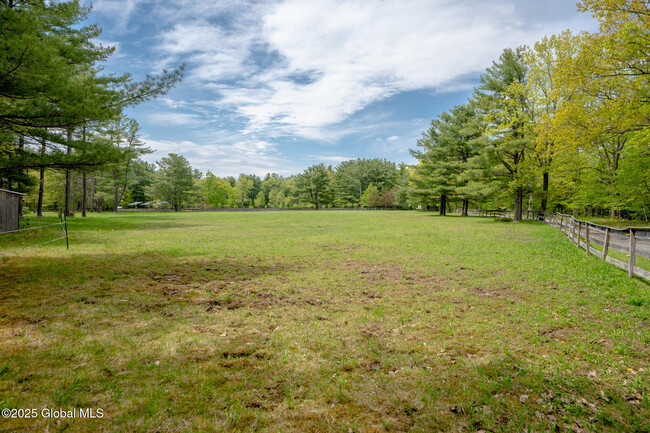 Building Photo - 15 Lorin Dee Dr