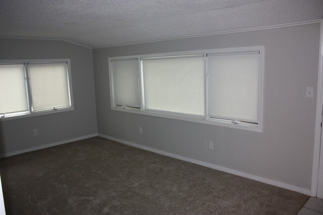 Building Photo - Updated 3 bedroom in Midtown!