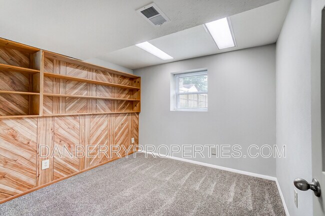 Building Photo - 3539 Turret Green Dr