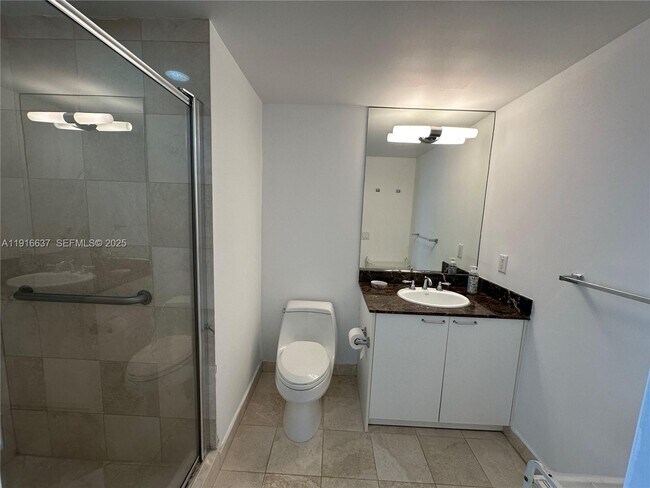 Building Photo - 17555 Collins Ave