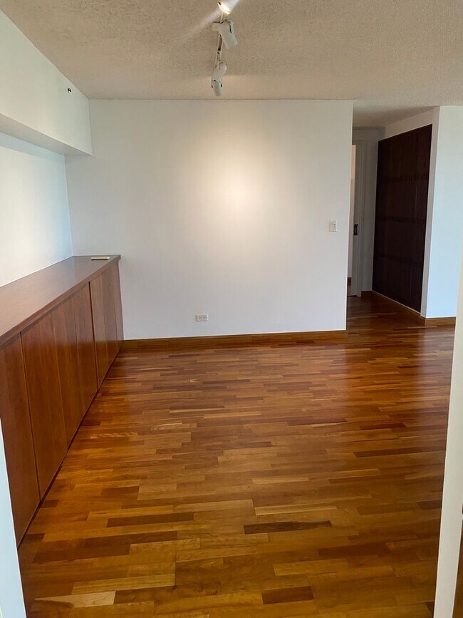 Building Photo - 1015 Wilder Ave