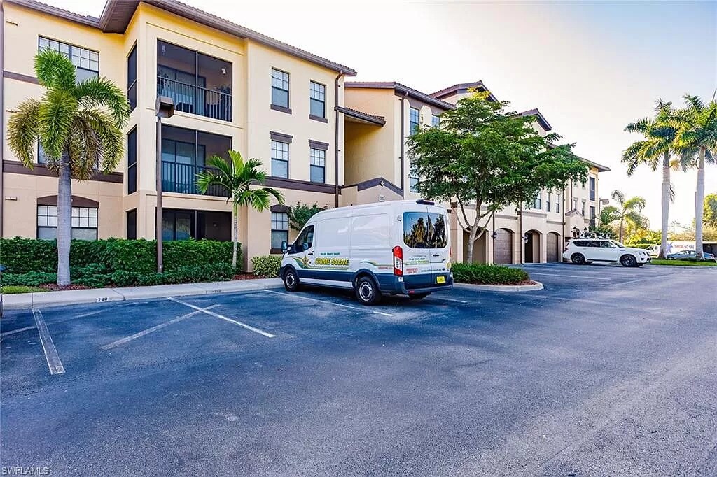 Building Photo - 13010 Positano Cir