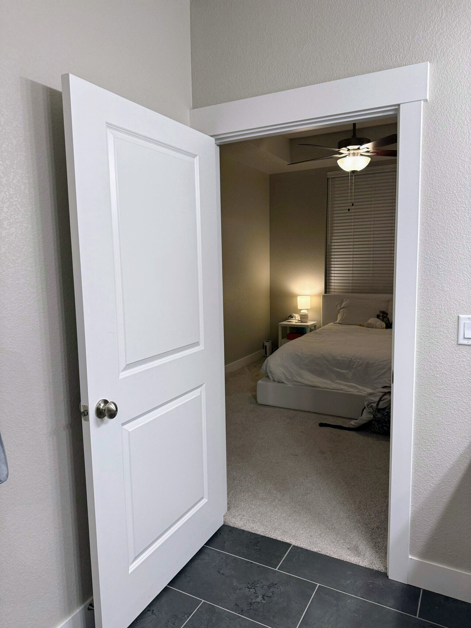 Building Photo - 827 Schlagel St