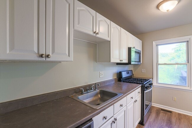 Building Photo - 8507 Gradien Dr