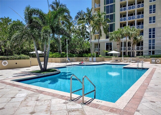 Building Photo - 445 Grand Bay Dr