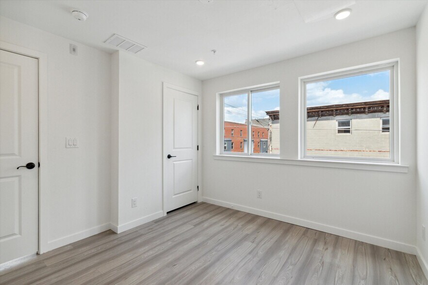 Building Photo - 1338 N 15th St