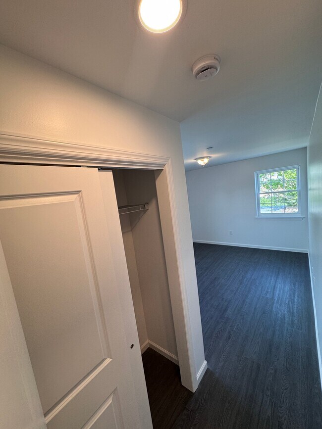 Building Photo - 3-42 B 46 St