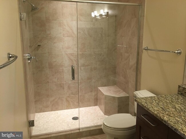 Building Photo - 8220 Crestwood Heights Dr