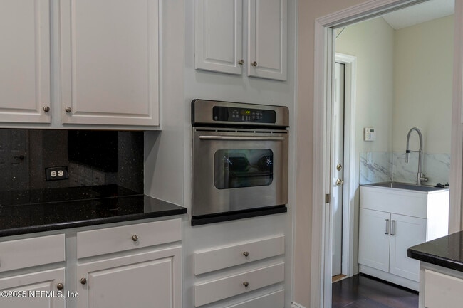 Building Photo - 10064 Ecton Ln