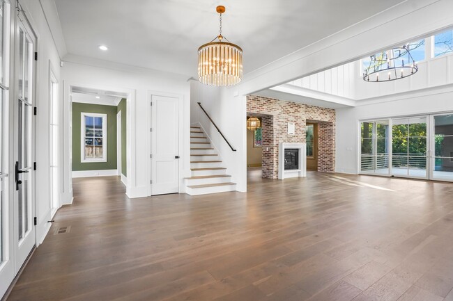 Building Photo - 3311 Skyline Dr