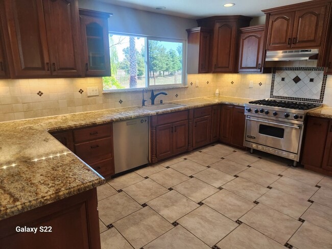Building Photo - Must See, Incredible 3 bedroom, 2 bathroom...