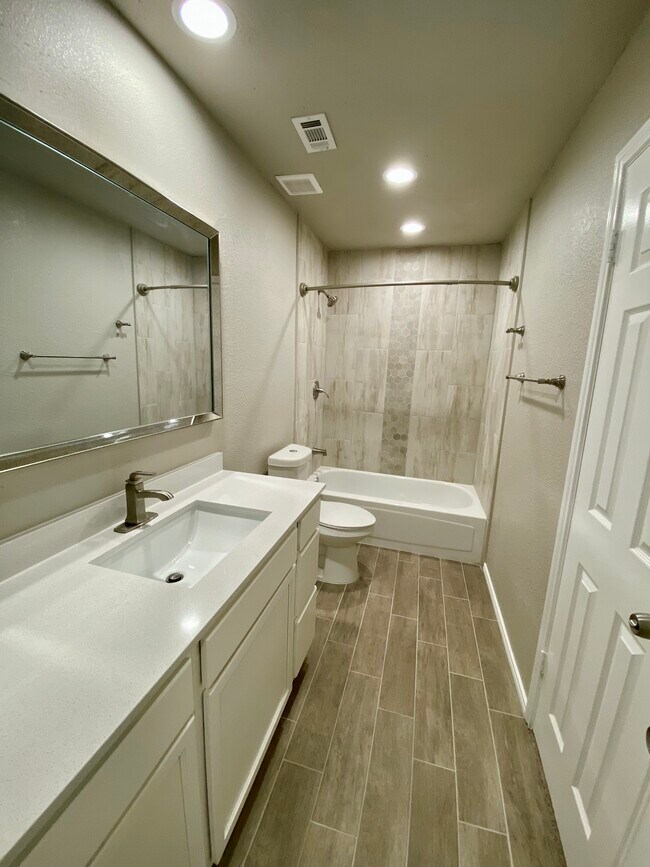 Building Photo - 3924 Denham Way