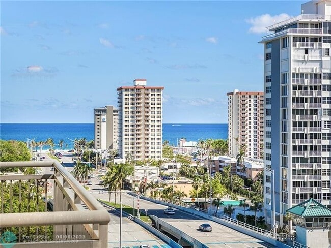 Building Photo - 1040 Seminole Dr