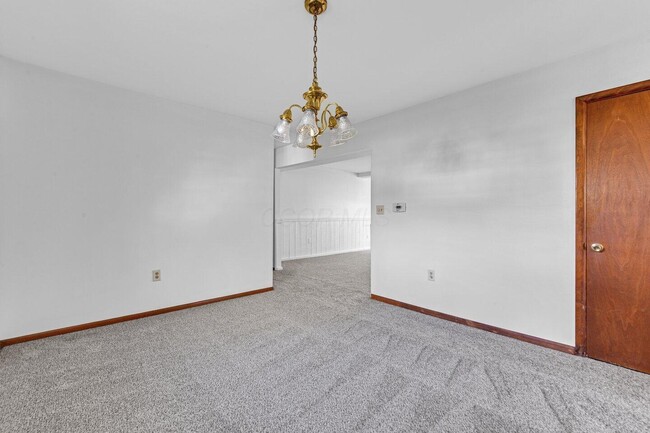 Building Photo - 49 Commanche Ct