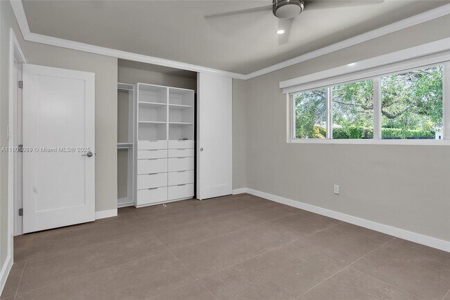 Building Photo - 8501 SW 54th Ct