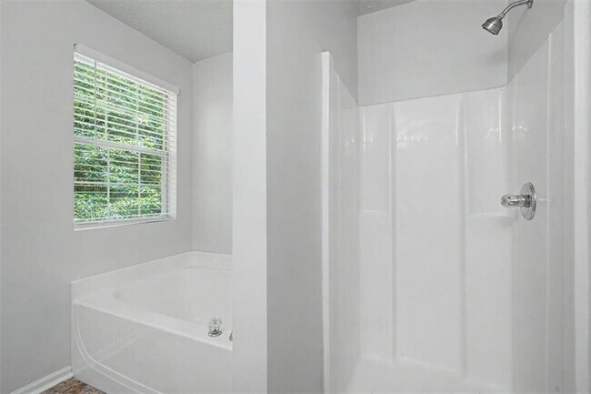 Building Photo - 488 Barclay Ct