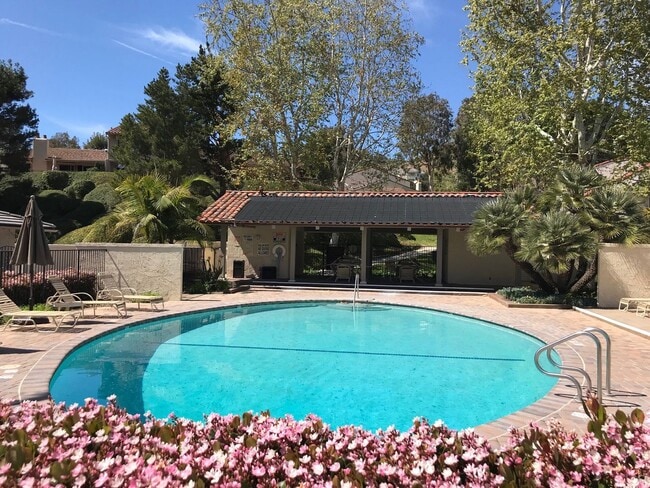 Building Photo - 25606 Spinnaker Dr