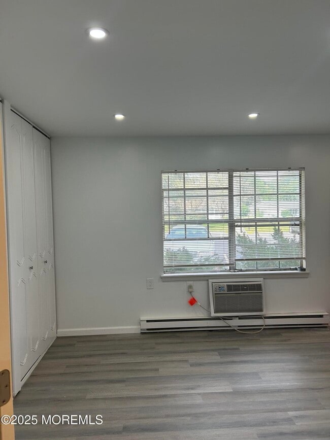 Building Photo - 434A Portsmouth Dr