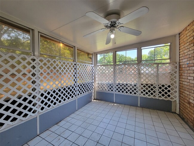 Building Photo - 7821 Estates Way