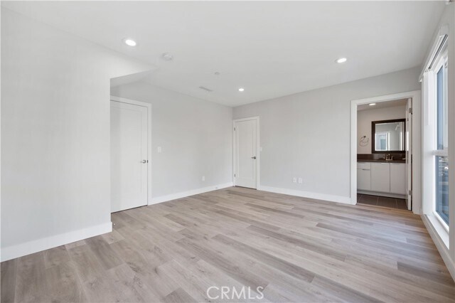 Building Photo - 2727 S La Brea Ave