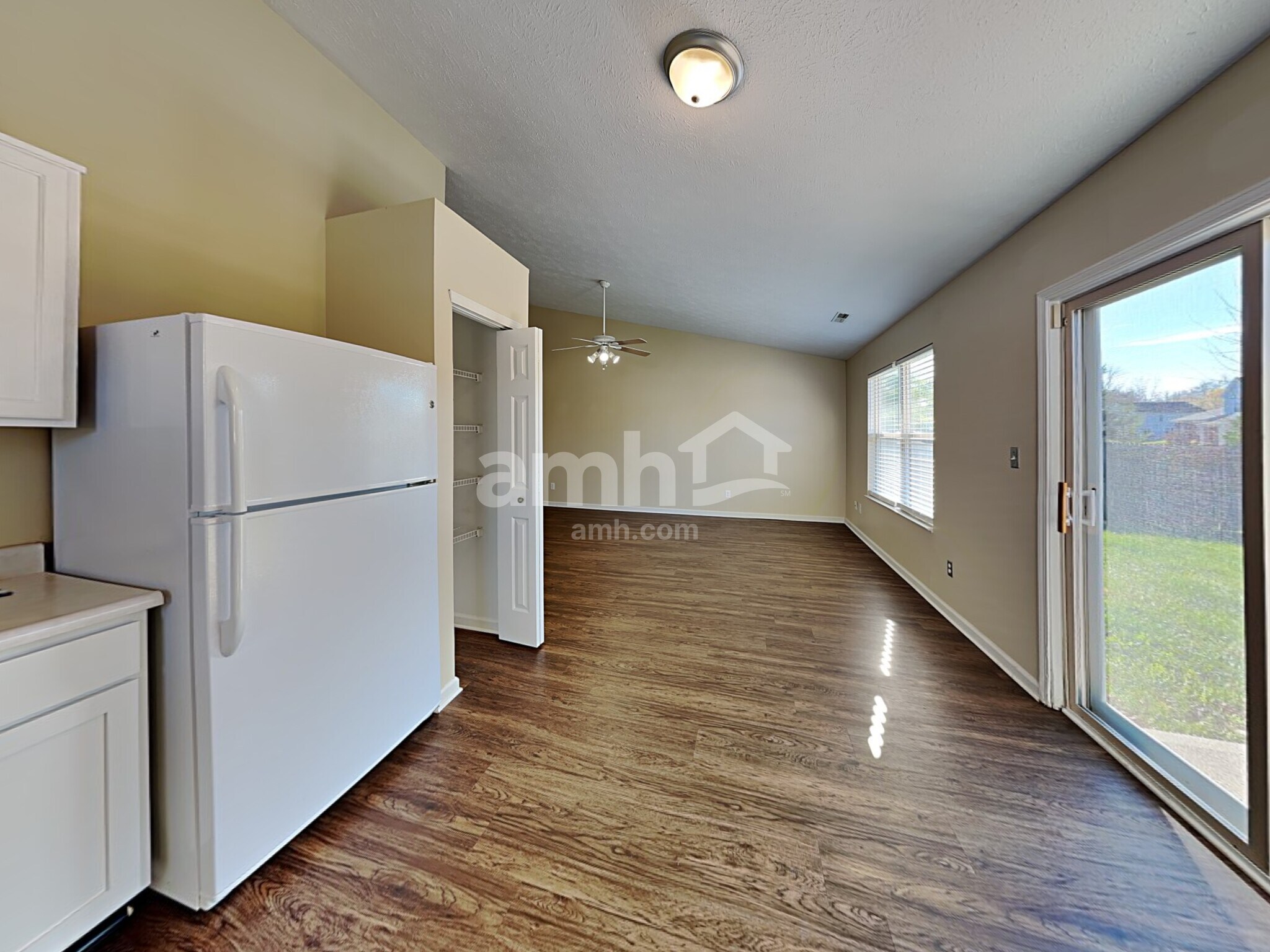 Building Photo - 13850 Bruddy Dr