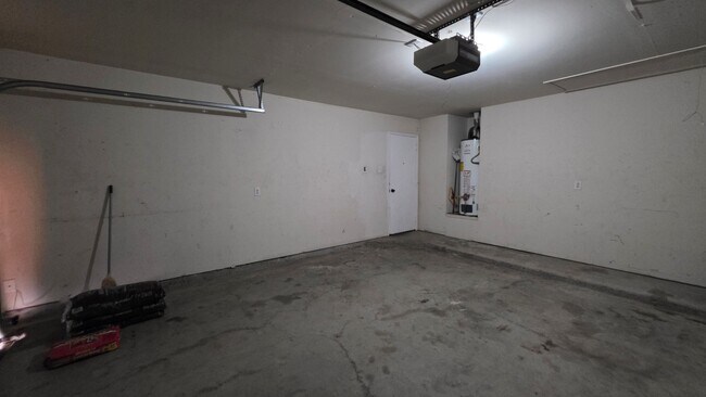 Building Photo - 5820 Show Master Ln