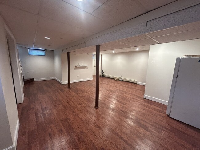 Building Photo - 44 Carroll Ave