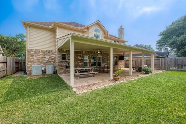 Building Photo - 1618 Savannah Dr
