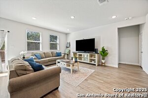 Building Photo - 515 Bella Rosa Trl
