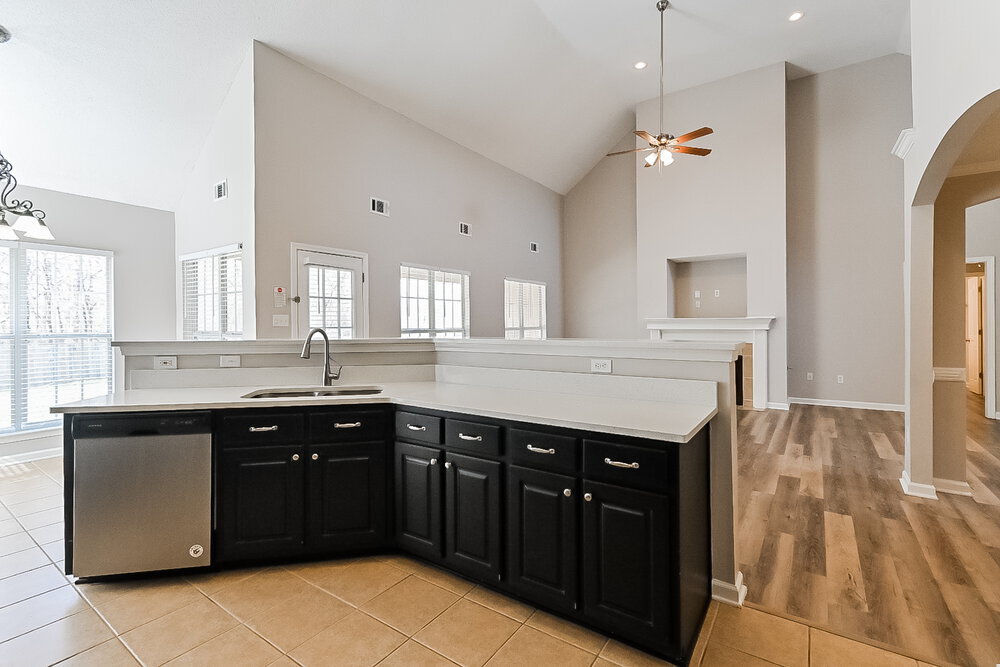 Building Photo - 703 Timber Creek S