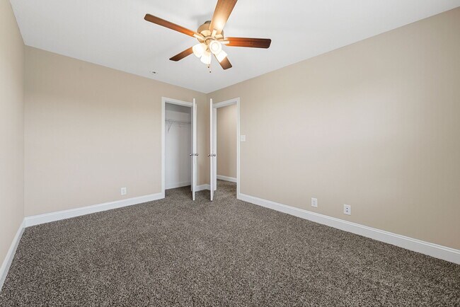 Building Photo - 2961 Lancelot Ln