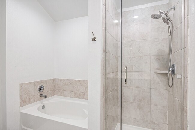 Building Photo - 22627 Petrizzi Ln