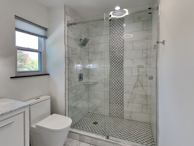 Building Photo - 6915 Forestglade Cir