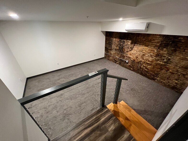 Building Photo - 480 S Salina St