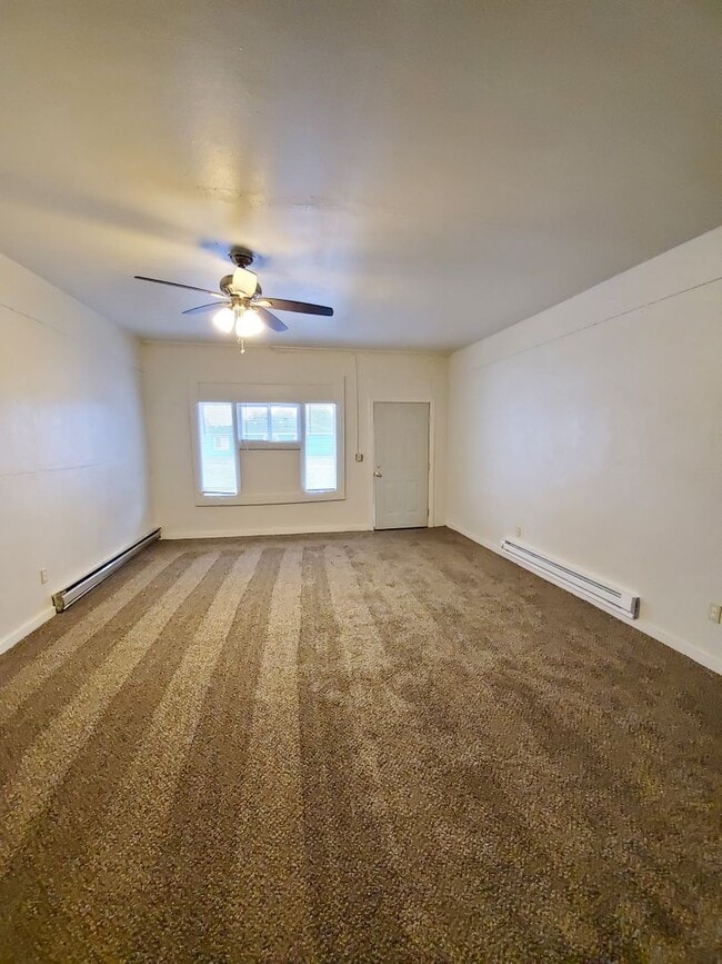 Building Photo - 2 Bedroom for Rent in Warden