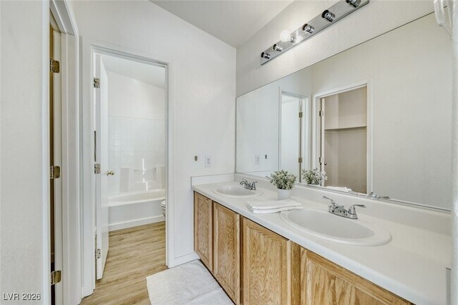 Building Photo - 2572 Land Rush Dr