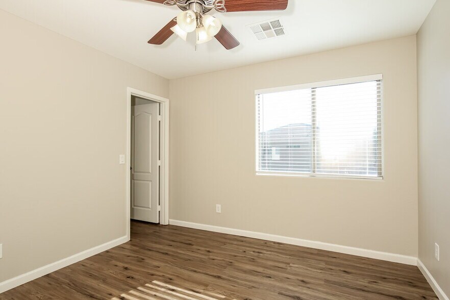 Building Photo - 12121 W Avenida Del Rey
