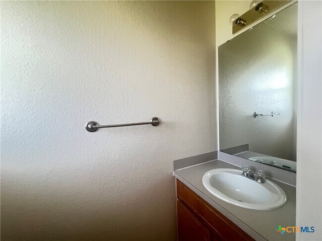 Building Photo - 4200 Alan Kent Dr