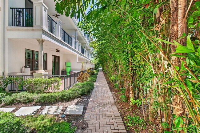 Building Photo - 622 Windward Cir S