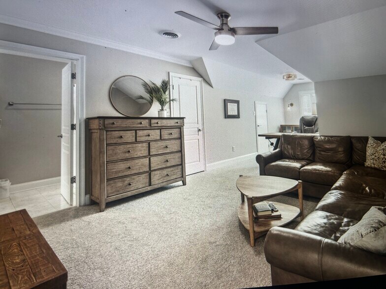 Building Photo - 9230 Honors Way