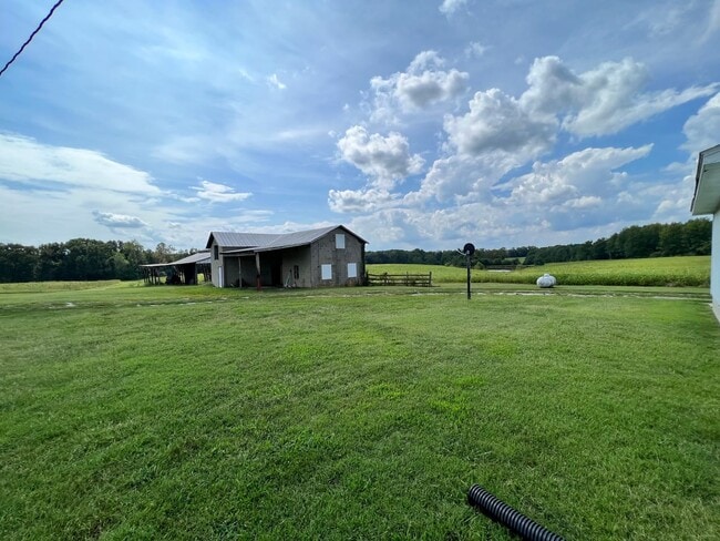 Building Photo - Home at Last!