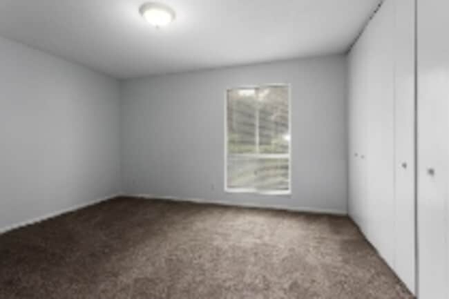 Building Photo - 432 W 89th St