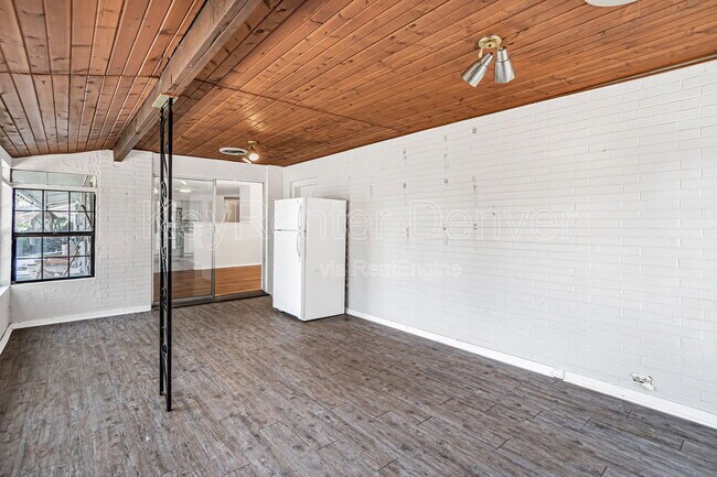 Building Photo - 5265 W Ontario Ave