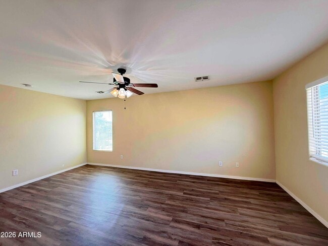 Building Photo - 1727 E Joseph Way