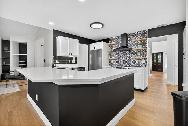 Building Photo - 2606 Monaco Terrace