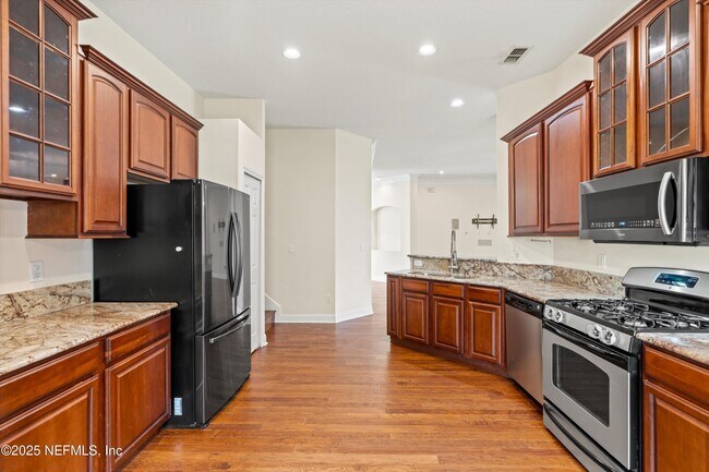 Building Photo - 5930 Green Pond Dr